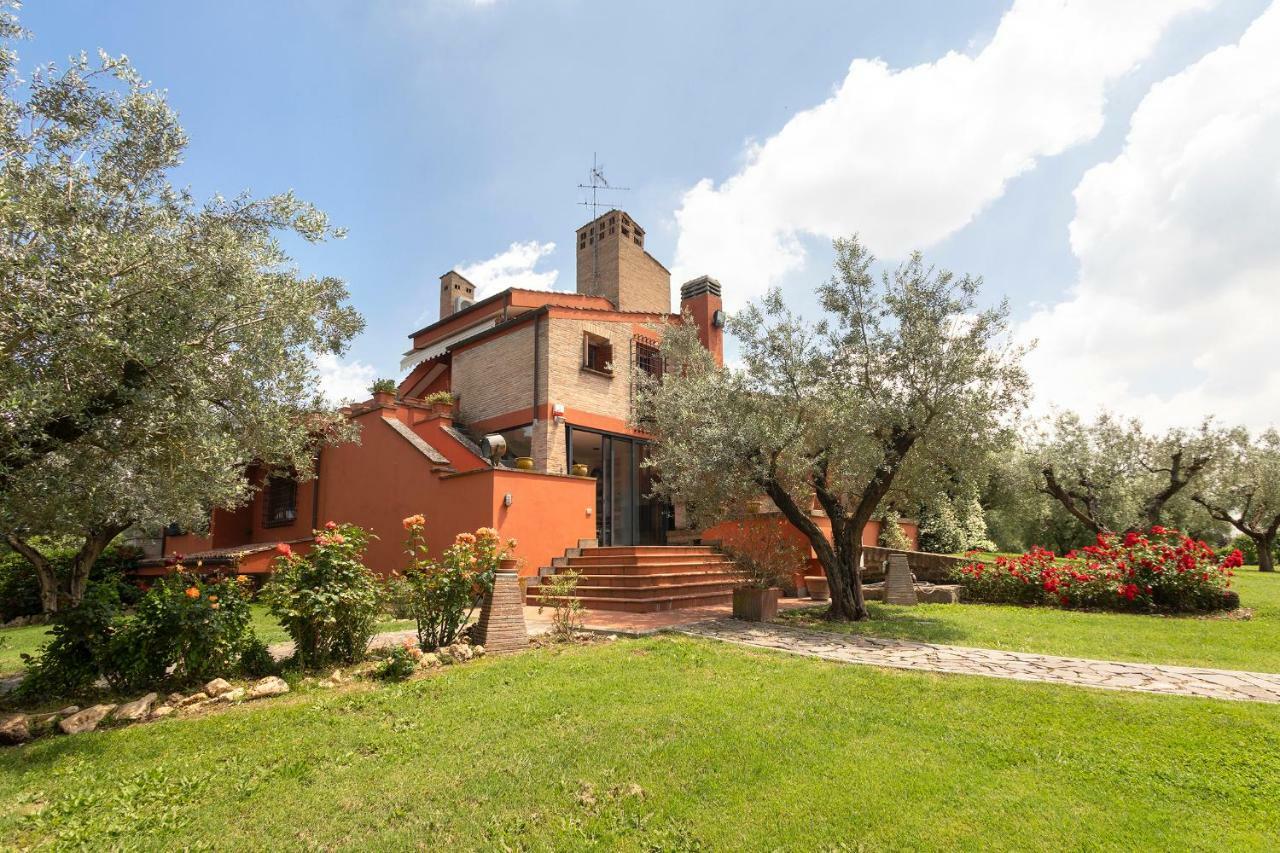 Villa In Via Della Marcigliana Casale Torre San Giovanni Exterior foto